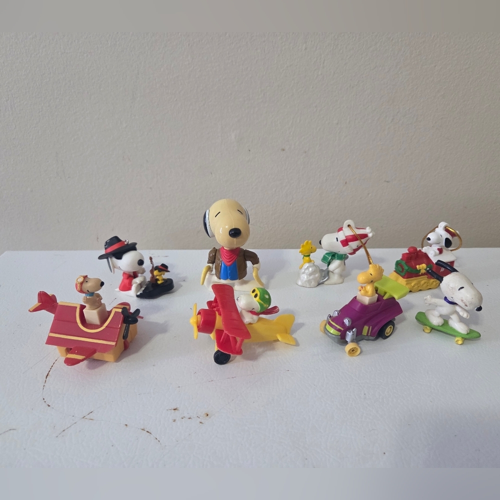 Vintagw Snoopy and Friends Toy Set And Ornaments Set Of 8
